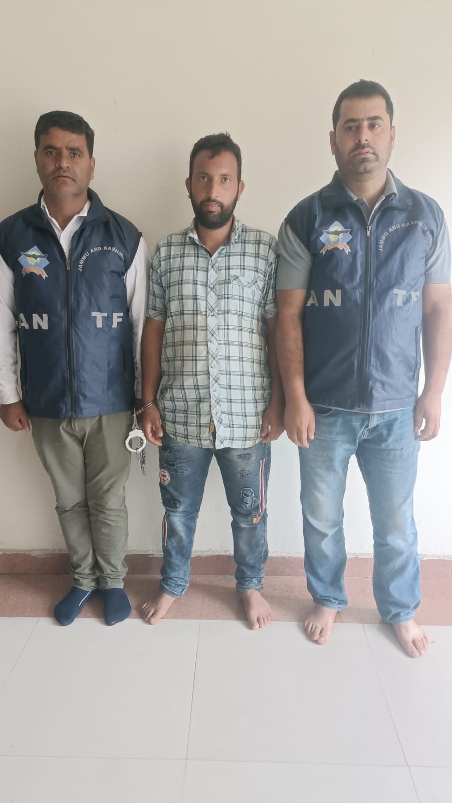 منشیات اسمگلنگ میں اے این ٹی ایف کشمیر کی کامیابی، مفرور مطلوب ملزم گرفتار