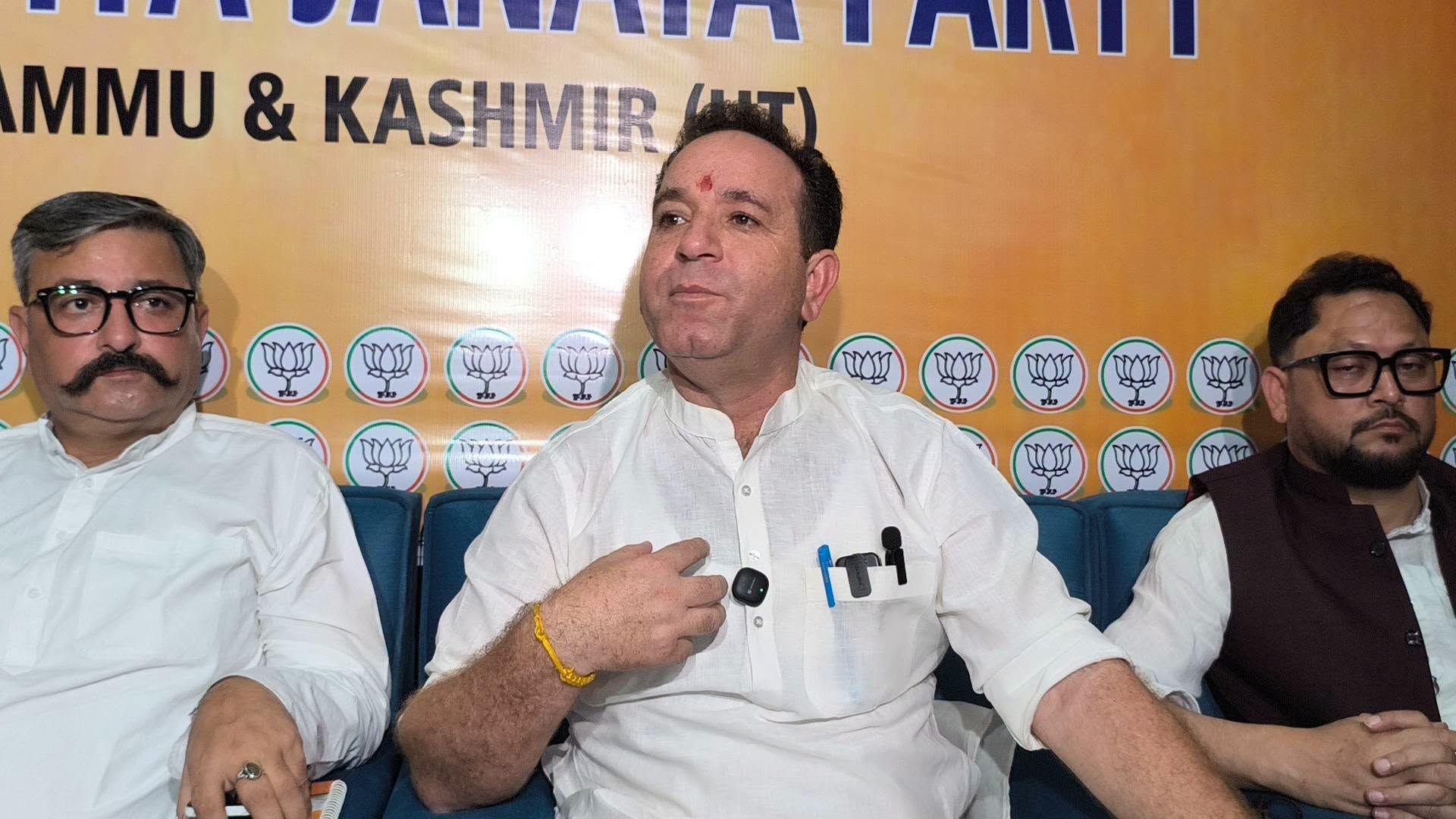 موجودہ حالات میں سیاست نہیں بلکہ انسانیت کو ترجیح دینی چاہیے / سنیل شرما